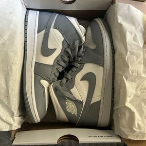 Nike Women’s Air Jordan 1 Mid ‘Stealth’ Grey.